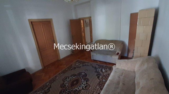 Kiadó téglalakás, albérlet, Pécsett, Szabadság utcában