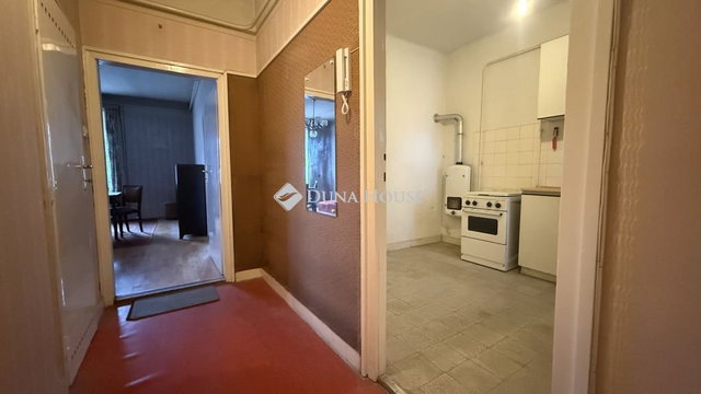 Eladó téglalakás, Szombathelyen 48 M Ft, 3 szobás