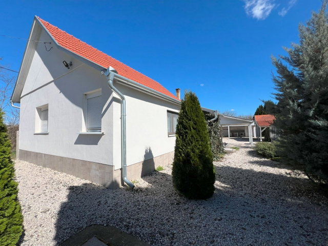 Eladó nyaraló, Mohácson 39 M Ft, 2 szobás / költözzbe.hu