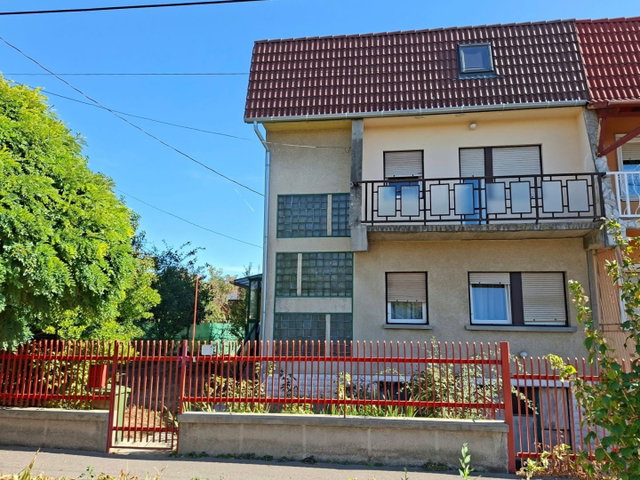Eladó családi ház, Budapesten, XV. kerületben 150 M Ft, 5 szobás