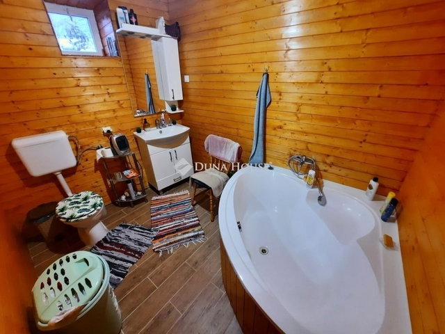 Eladó családi ház, Kiskunfélegyházán 44.5 M Ft, 4 szobás