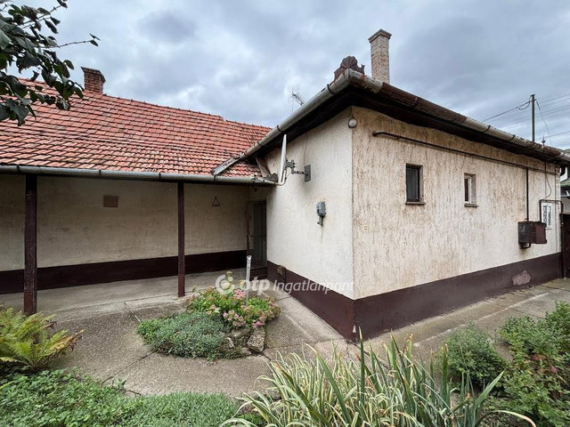 Eladó családi ház, Hajdúböszörményen 43 M Ft, 3 szobás