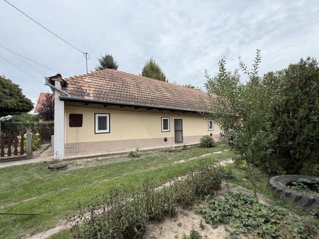 Eladó családi ház, Vértesacsán 49 M Ft, 3 szobás