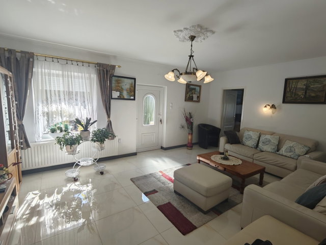 Eladó családi ház, Sármelléken 79.9 M Ft, 3 szobás