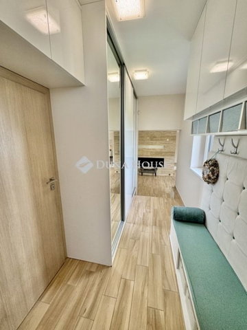 Eladó családi ház, Érden 285 M Ft, 7 szobás
