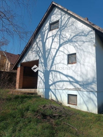 Eladó családi ház, Szegeden 54.99 M Ft, 2 szobás