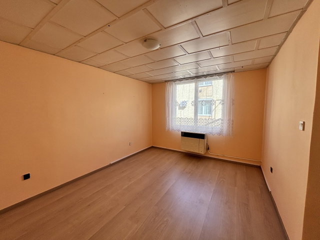 Eladó téglalakás, Kisbéren 37.9 M Ft, 2 szobás
