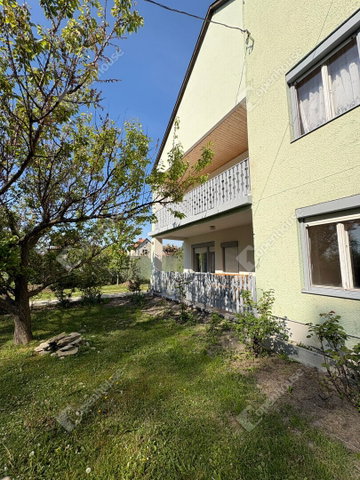 Eladó családi ház, Keszthelyen 130 M Ft, 6 szobás