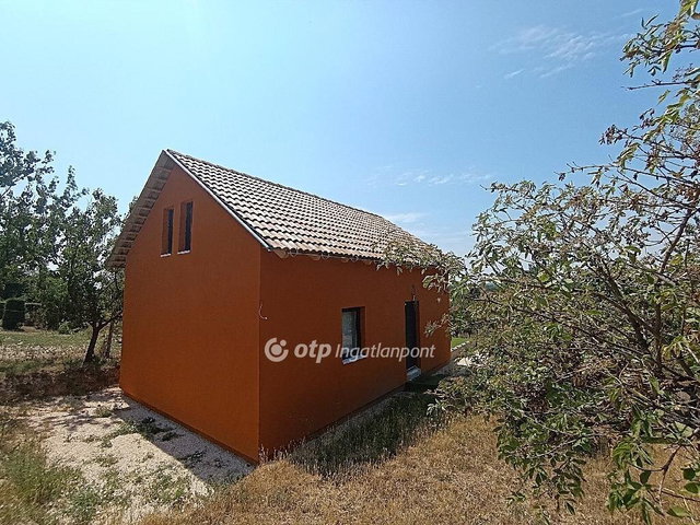 Eladó családi ház, Tárnokon 74.99 M Ft, 4 szobás
