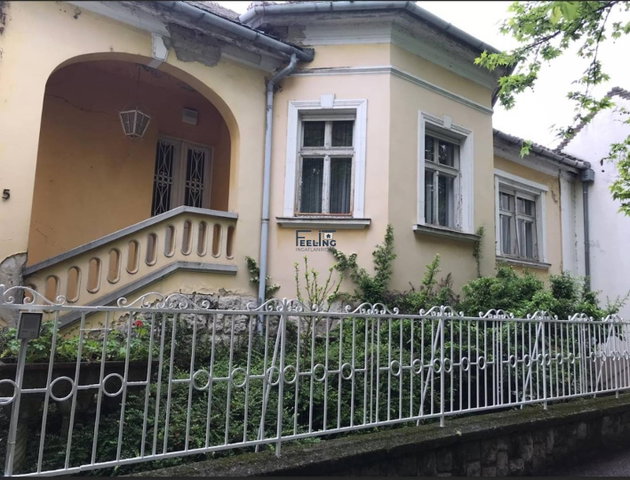 Eladó családi ház, Tatán 179 M Ft, 5 szobás