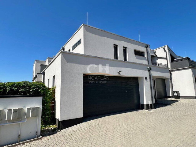 Eladó családi ház, Székesfehérvárott 149 M Ft, 4 szobás