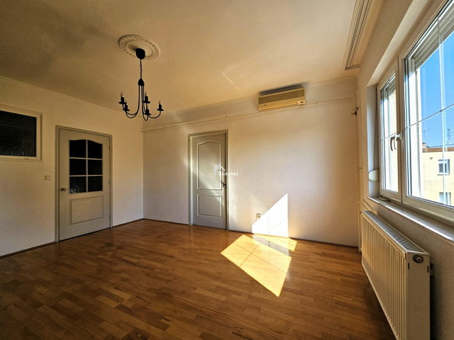 Eladó téglalakás, Mosonmagyaróváron 45.9 M Ft, 2+1 szobás