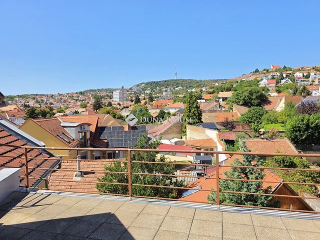Kiadó téglalakás, albérlet, Pécsett 300 E Ft / hó, 4 szobás