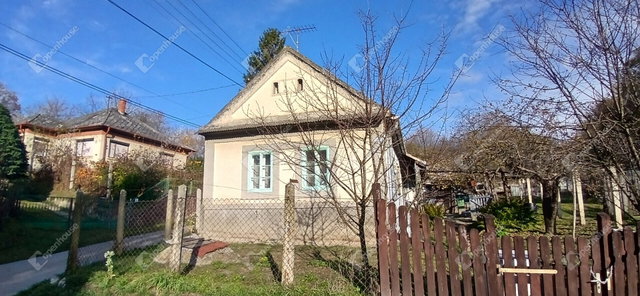 Eladó családi ház, Alsónemesapátiban 10.5 M Ft, 1 szobás