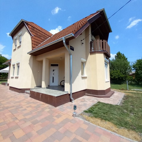 Eladó családi ház, Balatonfenyvesen 119 M Ft, 5 szobás