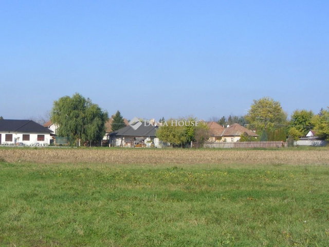 Eladó telek, Monoron, Zólyom utcában 53 M Ft