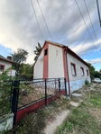 Eladó családi ház, Komlón, Fő utcában 5.99 M Ft, 3 szobás