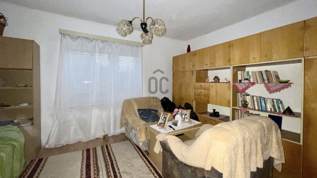Eladó családi ház, Szekszárdon 29.8 M Ft, 3 szobás