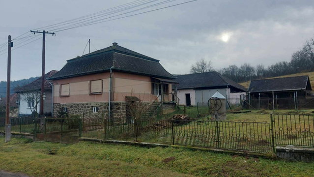 Eladó családi ház, Zabaron 20 M Ft, 2 szobás