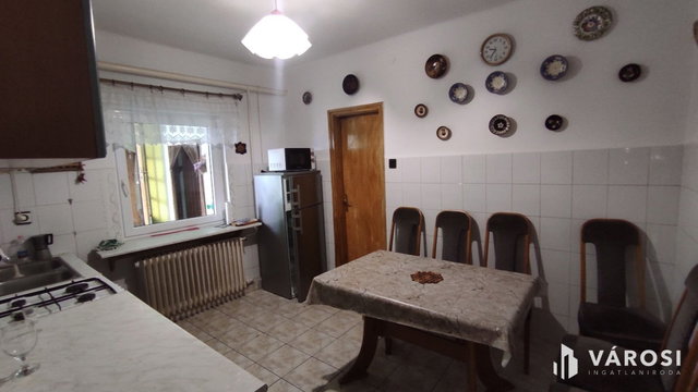 Eladó családi ház, Badacsonytomajon 99 M Ft, 6+3 szobás