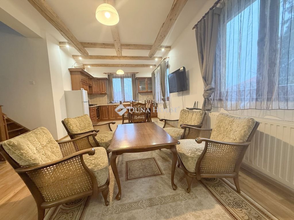 7 bed · 272m² · 1.500.000 ft