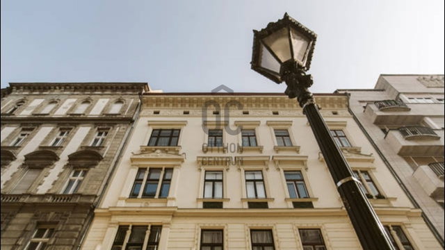 Eladó téglalakás, Budapesten, V. kerületben 134.9 M Ft, 1 szobás