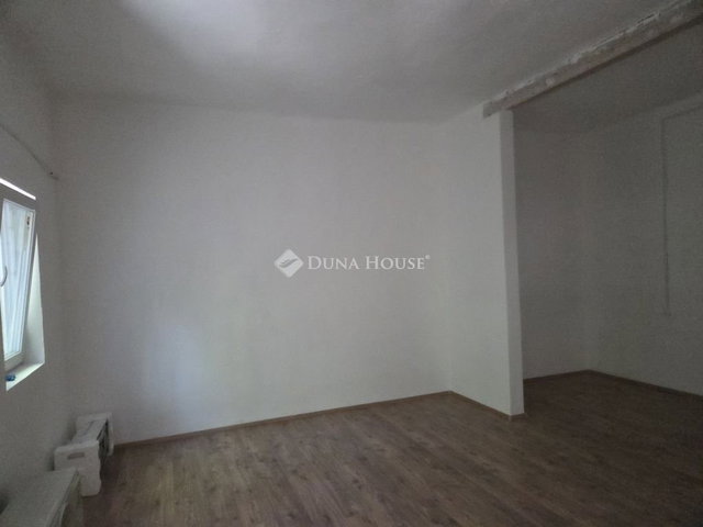 Eladó téglalakás, Szobon 18.9 M Ft, 1 szobás