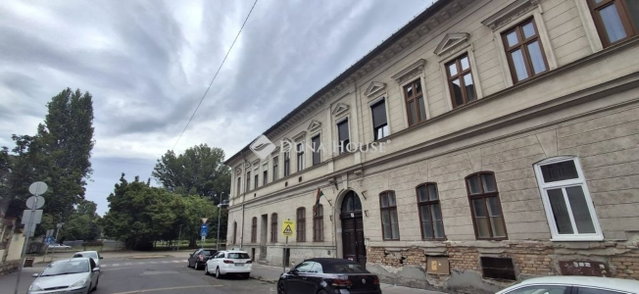 Eladó téglalakás, Budapesten, VIII. kerületben 58.9 M Ft