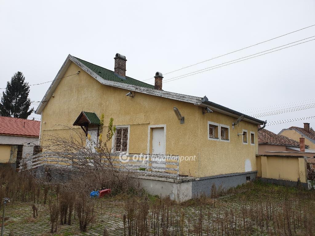 3 bed · 90m² · 50.000.000 ft