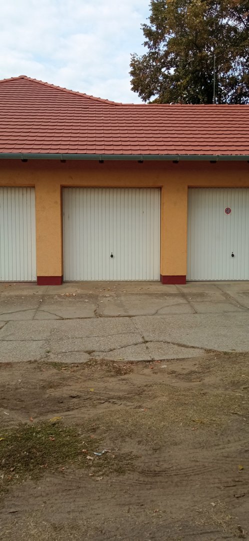Garázs · 14 m² · 8.500.000 Ft