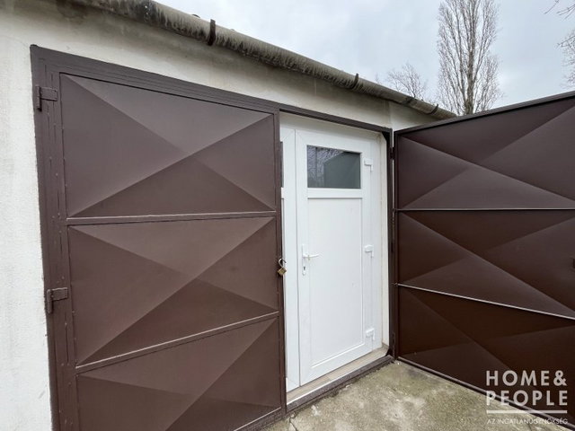 Eladó garázs, Szegeden 15 M Ft, 1 szobás / költözzbe.hu