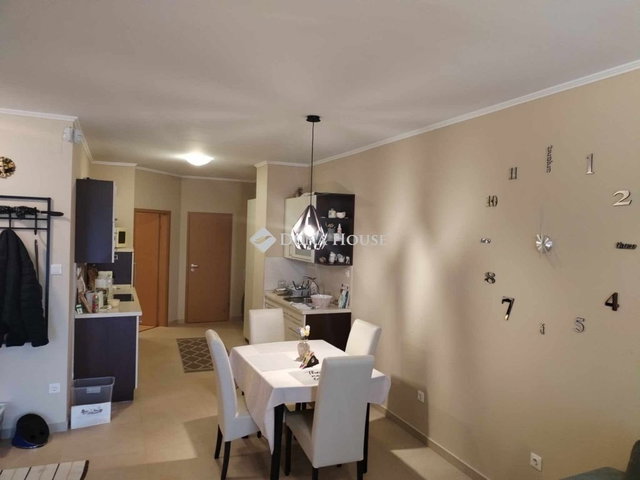 Kiadó téglalakás, albérlet, Pécsett 270 E Ft / hó, 4 szobás