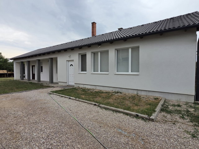 Eladó családi ház, Adonyban 79.9 M Ft, 3 szobás
