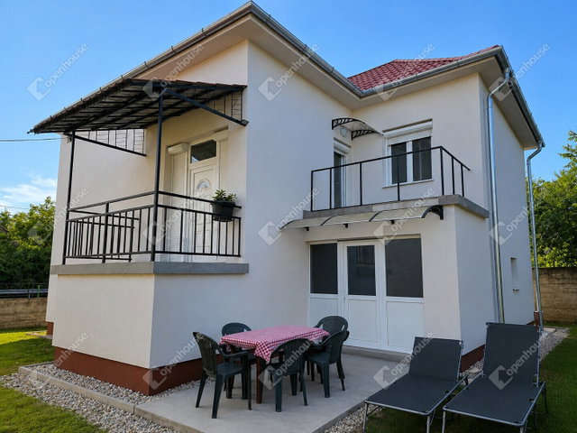 Eladó családi ház, Győrött 145.5 M Ft, 6 szobás