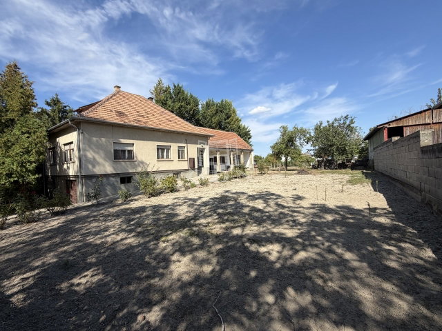 Eladó családi ház, Szigetszentmiklóson 104.9 M Ft, 3 szobás