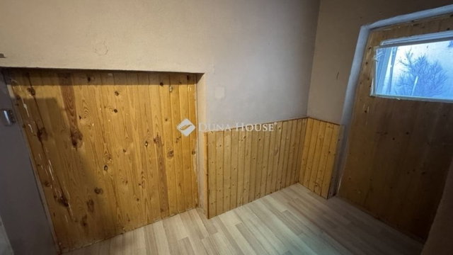 Eladó családi ház, Pécsett 36.9 M Ft, 3 szobás