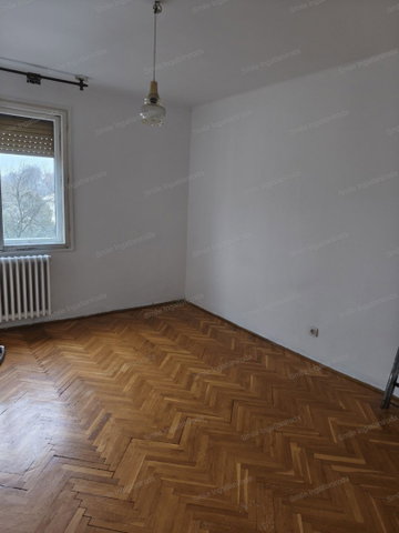 Eladó téglalakás, Nyíregyházán 39.9 M Ft, 3 szobás