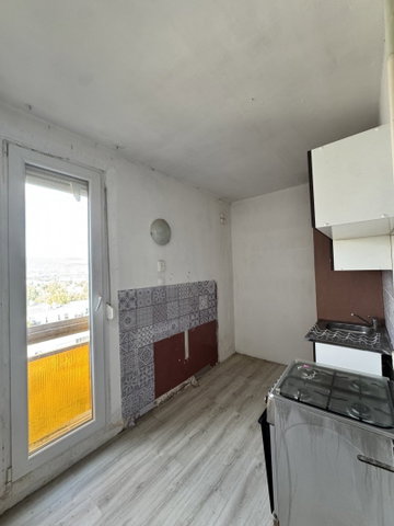 Eladó téglalakás, Pécsett, Éva utcában 39.5 M Ft, 3 szobás