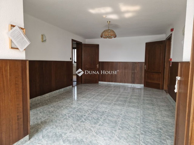 Eladó nyaraló, Balatonlelleén 475 M Ft, 7 szobás