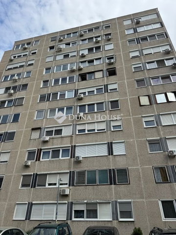 Eladó panellakás, Budapesten, XV. kerületben, Mézeskalács téren