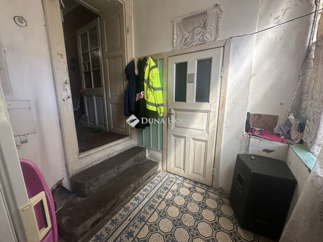 Eladó családi ház, Nagykőrösön 9.5 M Ft, 2 szobás