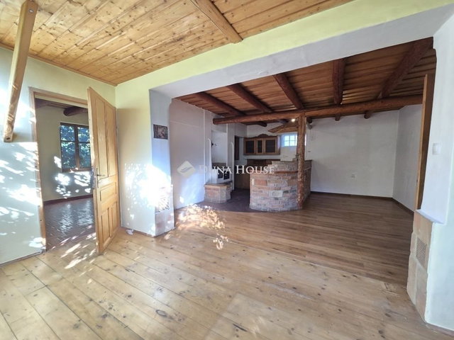 Eladó családi ház, Pécsett 79.9 M Ft, 7 szobás