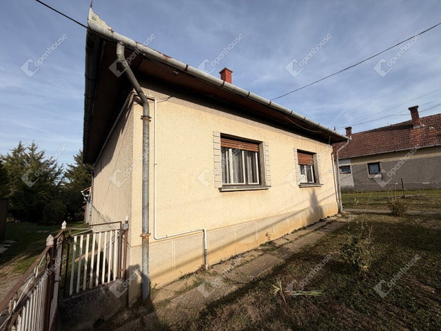 Eladó családi ház, Kustánszegen 24 M Ft, 2 szobás