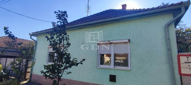 Eladó családi ház, Algyőn 54.9 M Ft, 3 szobás