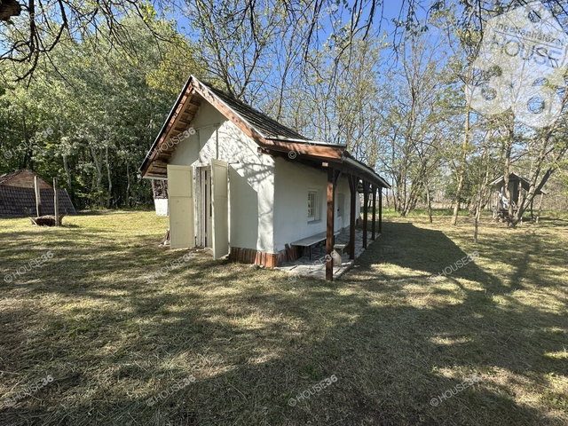 Eladó mezogazdasagi ingatlan, Jászszentlászlón 13.9 M Ft
