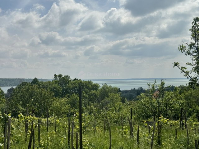 Eladó telek, Balatonalmádiban 48 M Ft / költözzbe.hu