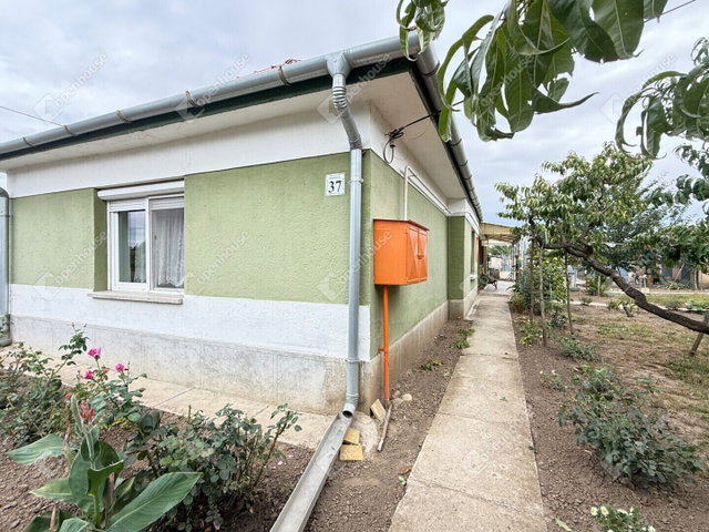 Eladó családi ház, Enyingen 39.99 M Ft, 3 szobás