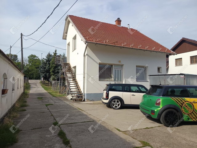 Eladó családi ház, Szegeden 139.9 M Ft, 5 szobás