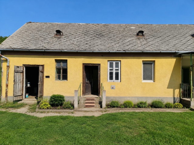 Eladó családi ház, Sárkeresztúron 26.9 M Ft, 4 szobás