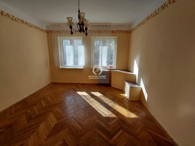 Eladó téglalakás, Ózdon 9.9 M Ft, 2 szobás